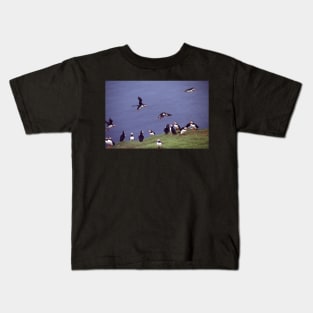 Puffin gathering Kids T-Shirt